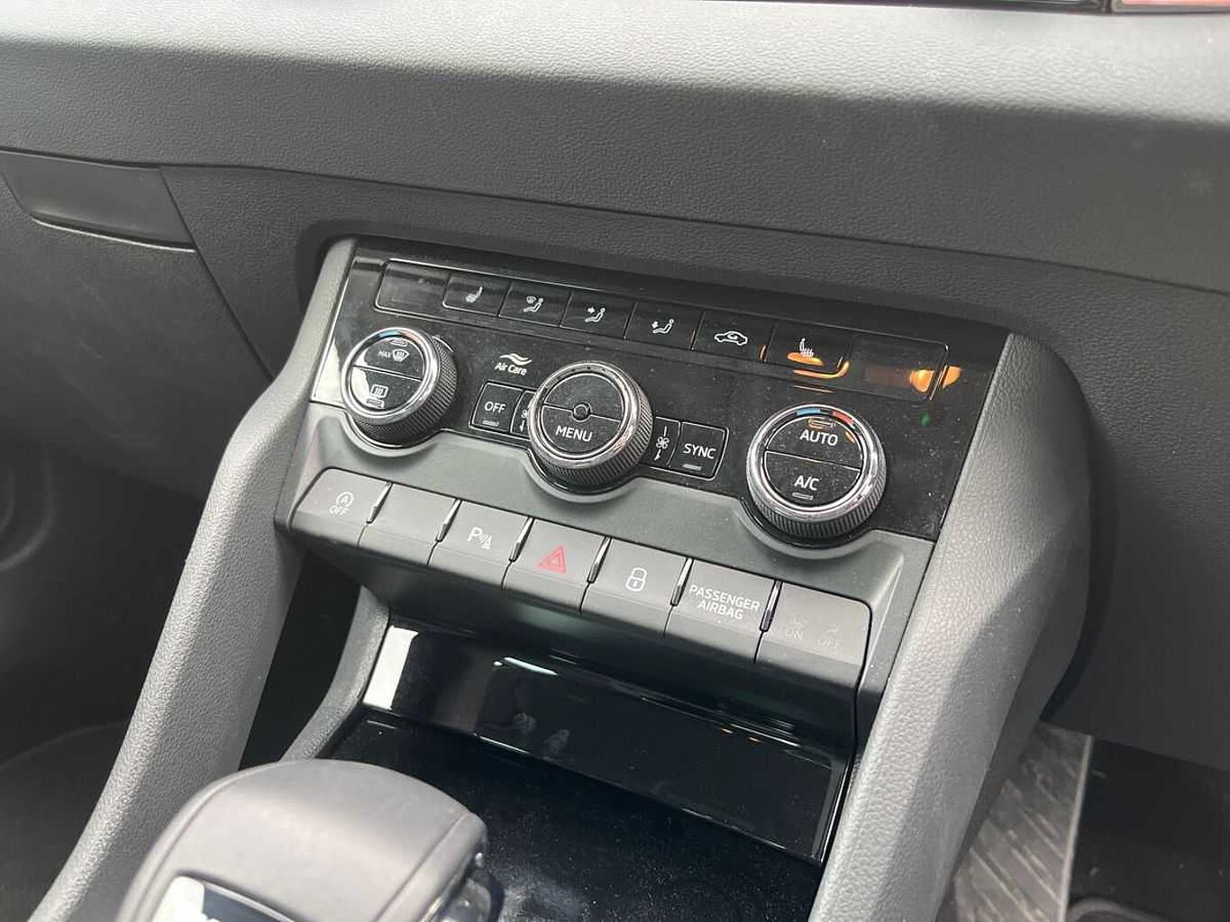 SKODA Karoq 1.5 TSI SE L 5Dr DSG